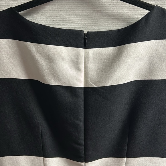 A-line, colour block dress - Picture 3 of 5